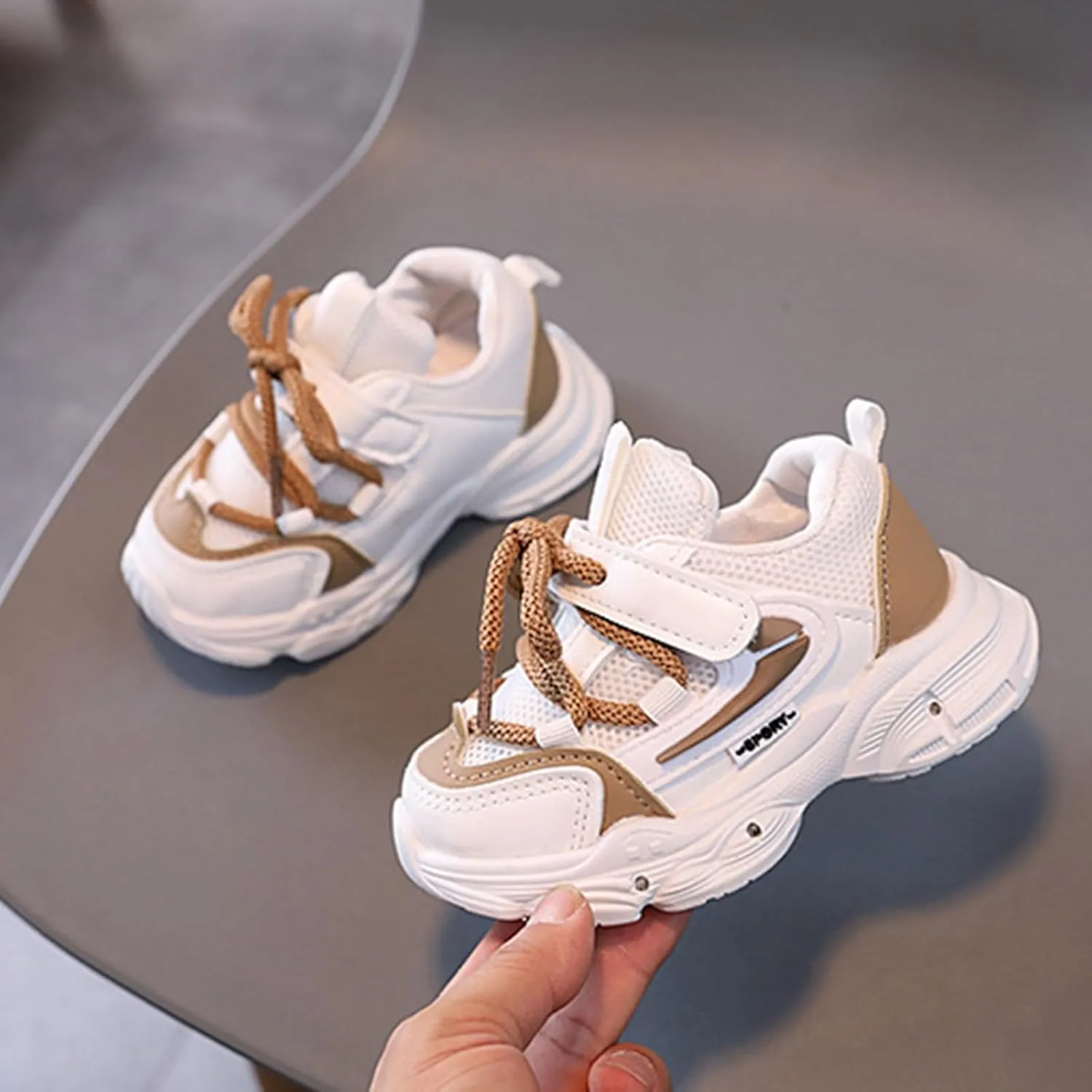 Boys Sneakers LED Light Fashion Shoes Kids Girls LED Adjustable Shoelaces Mesh Breathable Athletic Walking Shoes