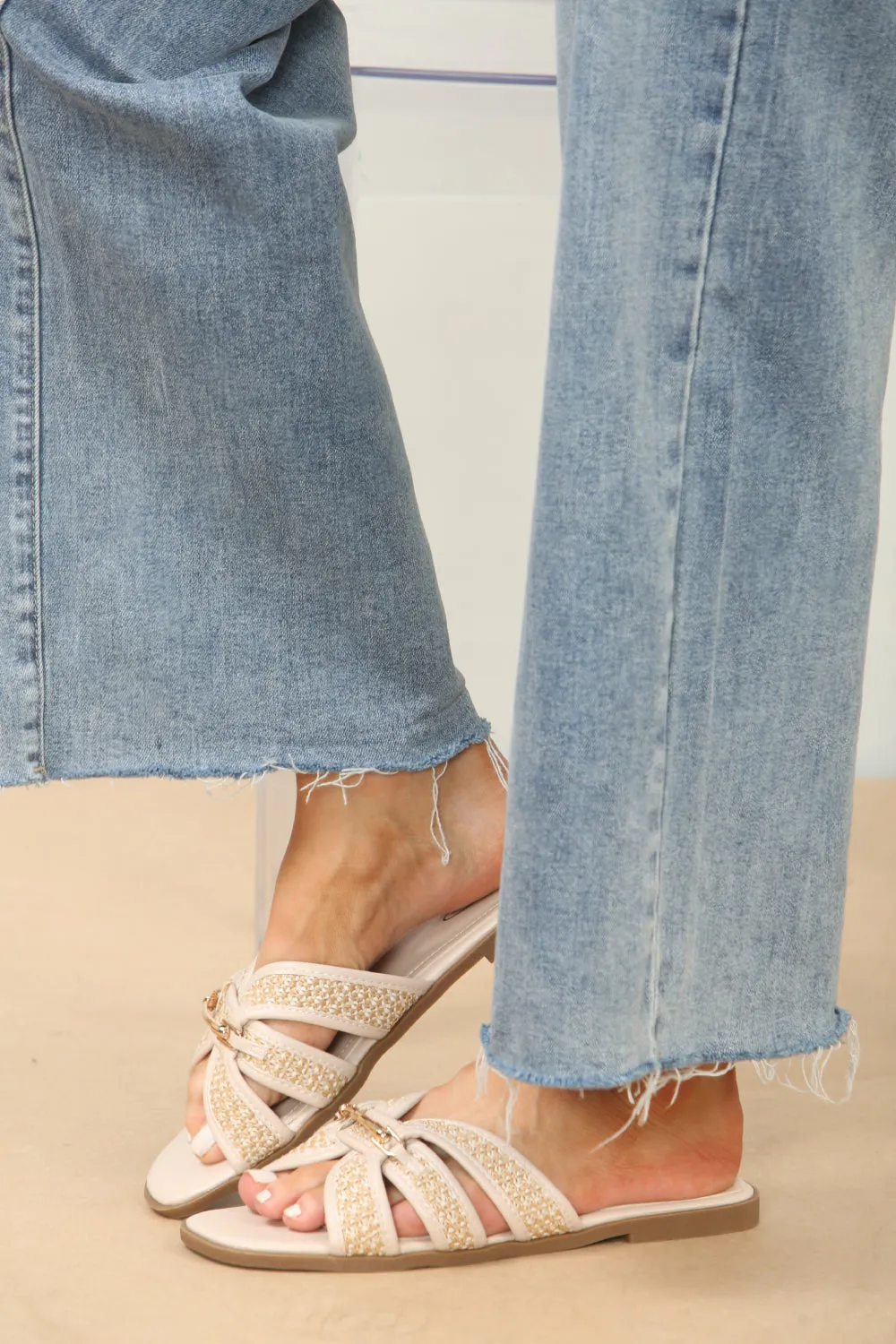 CREAM DESIGNER TRIM DETAIL RAFFIA STRAP SANDALS