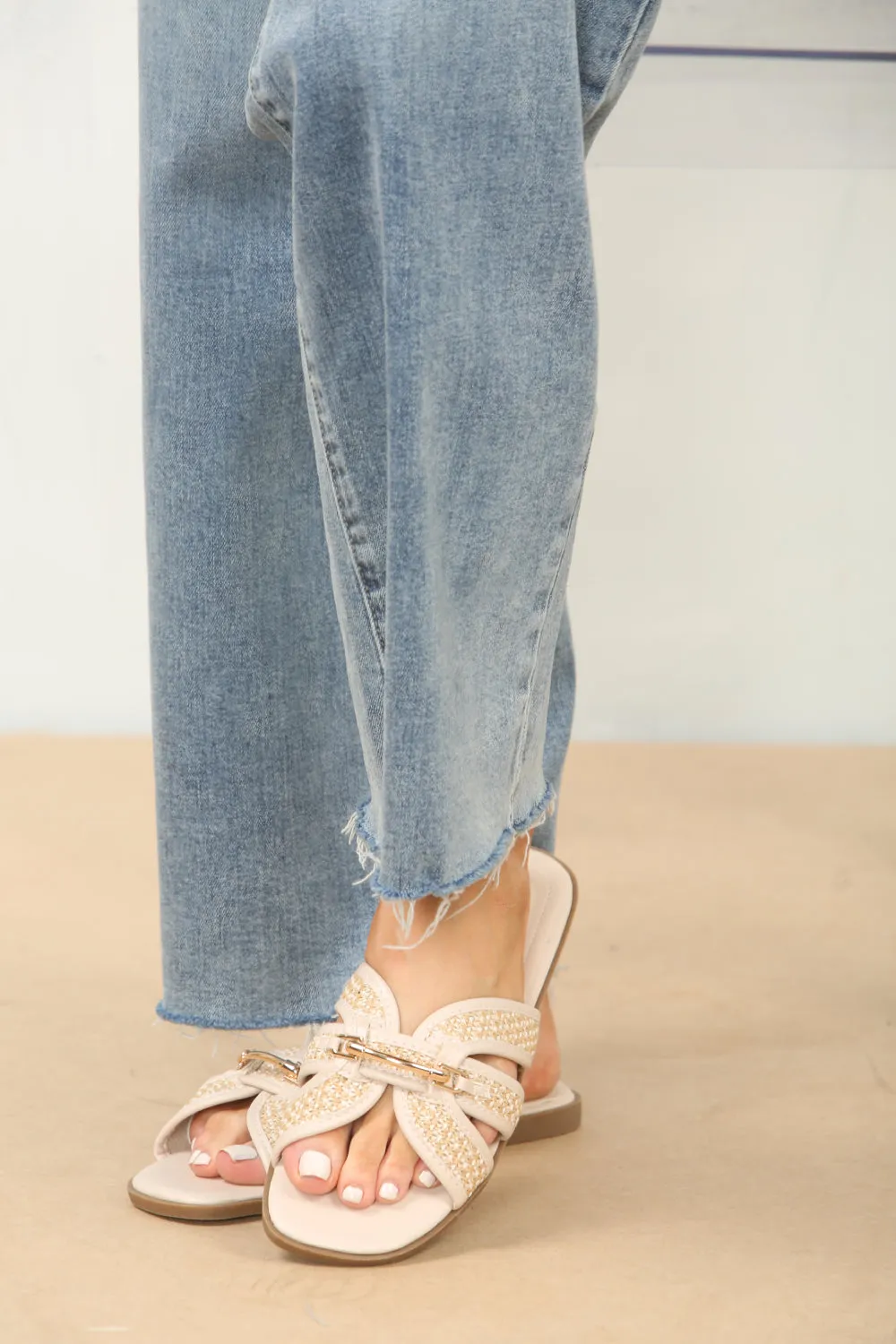 CREAM DESIGNER TRIM DETAIL RAFFIA STRAP SANDALS