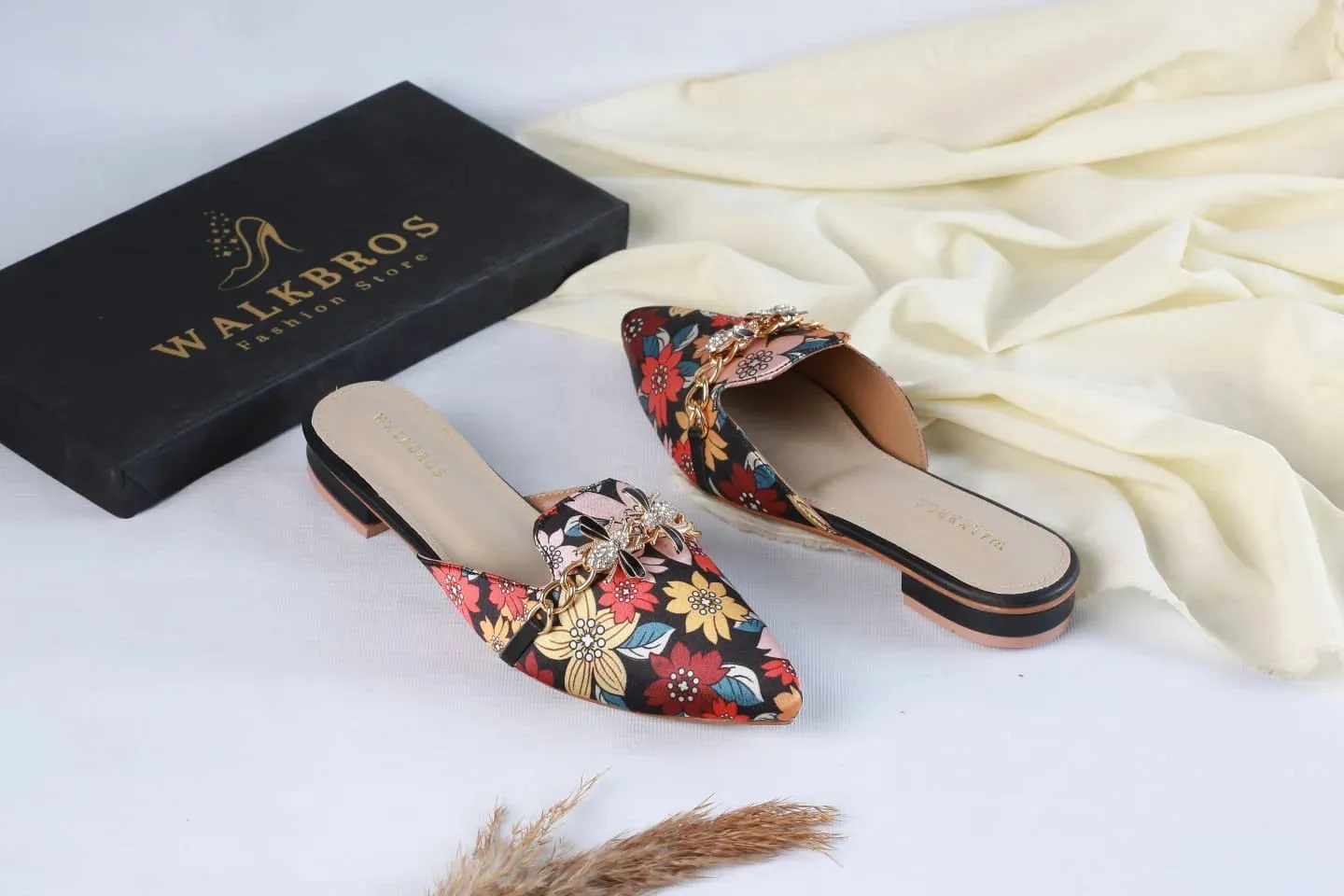 FLORAL MULE POINTED TOE FLATS VINTAGE BEE MULES - BLACK