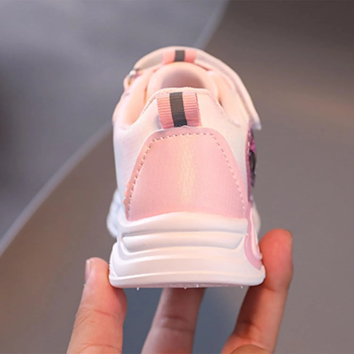Toddler Shoes for Girl and Boy Light Up Shoes Kids Shoes with Led Toddler Running Shoes Little Kid Cute artoon Sneakers