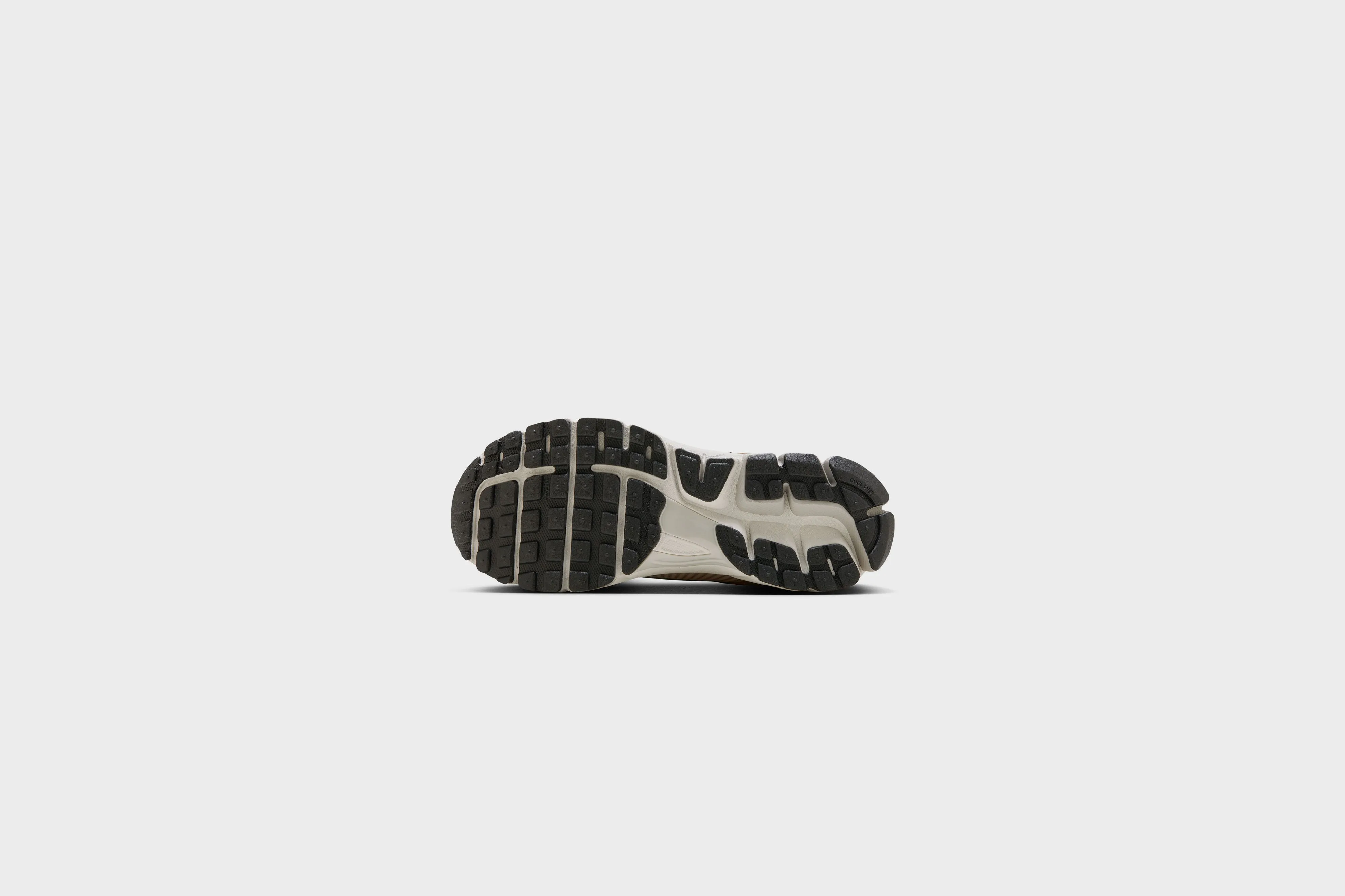 WMNS Nike Zoom Vomero 5 (Pearl White/Chrome-Light Bone)