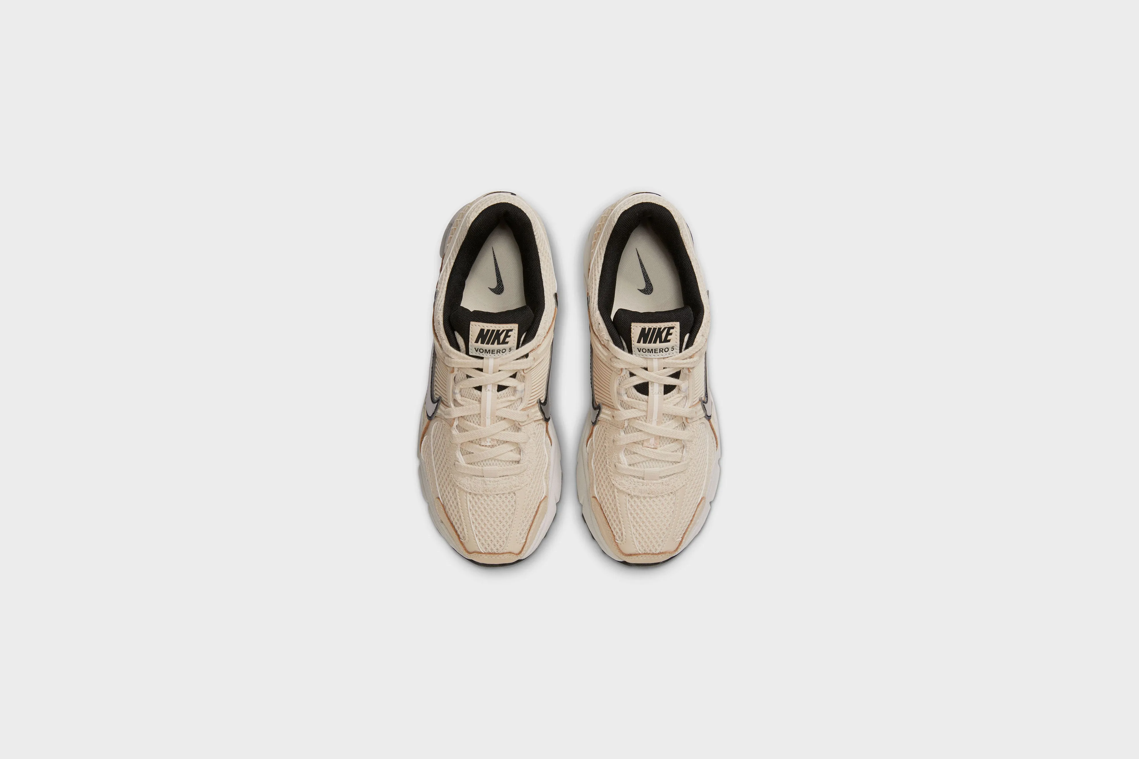 WMNS Nike Zoom Vomero 5 (Pearl White/Chrome-Light Bone)